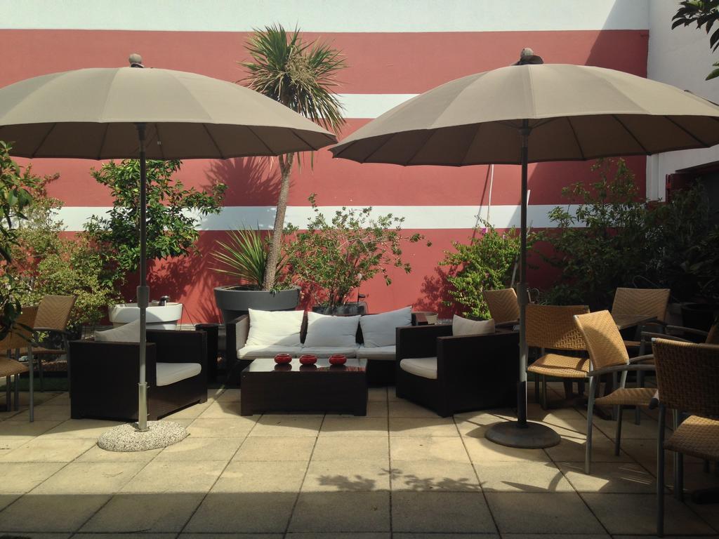 Hotel Cote Patio Nîmes Exterior foto