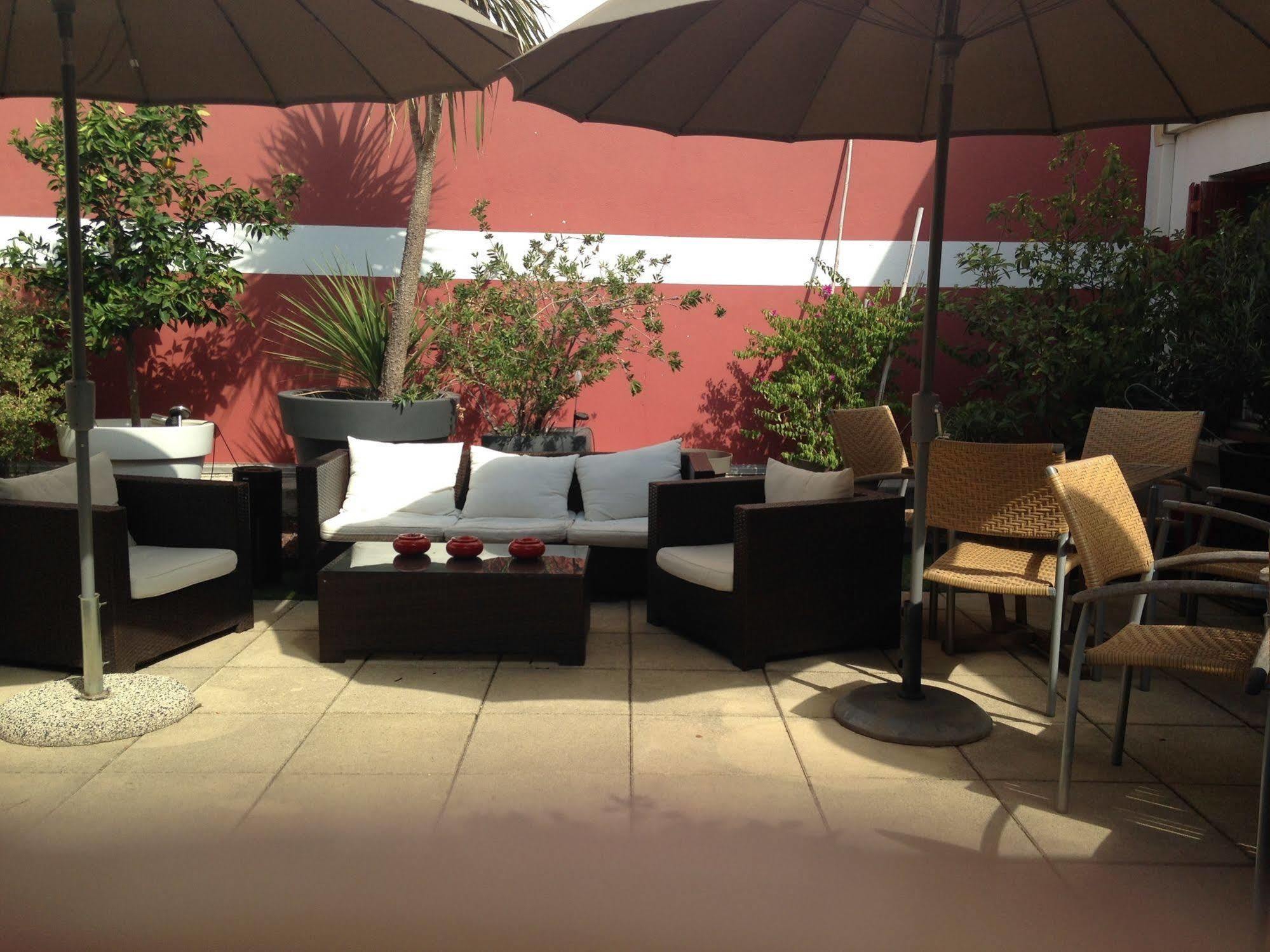 Hotel Cote Patio Nîmes Exterior foto